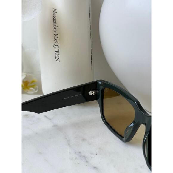 NEW Alexander McQueen AM0329S Green Unisex Sunglasses - Picture 5 of 8